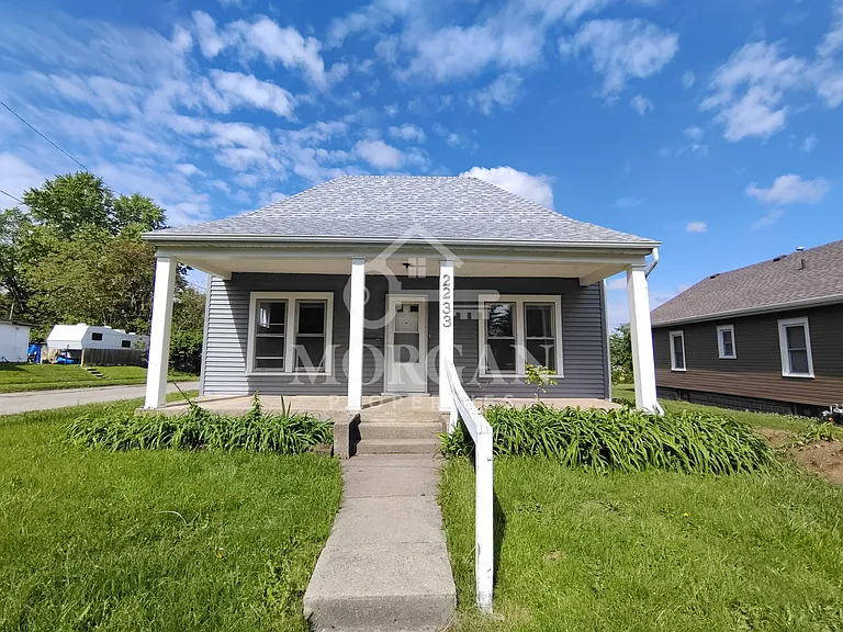 2233 Fairview St — Photo 1