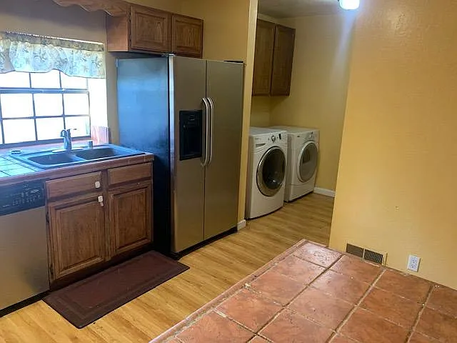 126 Lurene Dr — Photo 10
