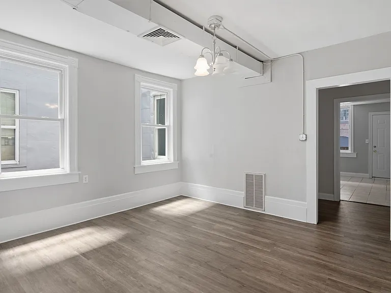 293-299 Clemente Street — Photo 9