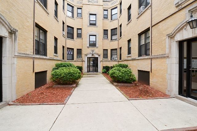 1st image of 429.5 W Belden Ave #D601b
