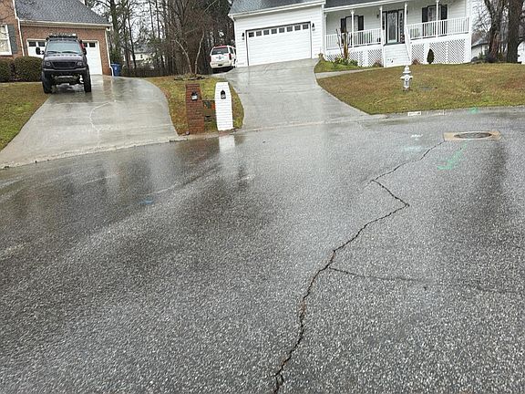 5th image of 910 Thornbush Ct