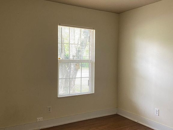 5th image of 6211 Pamela Dr NW
