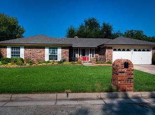 2700 Glassboro Cir, Arlington, TX 76015