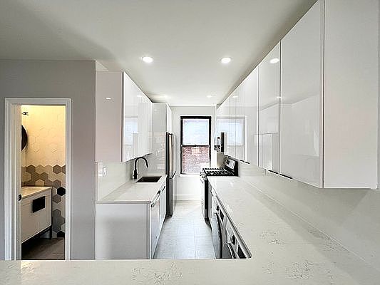 2nd image of 548 W 164th St APT 6A