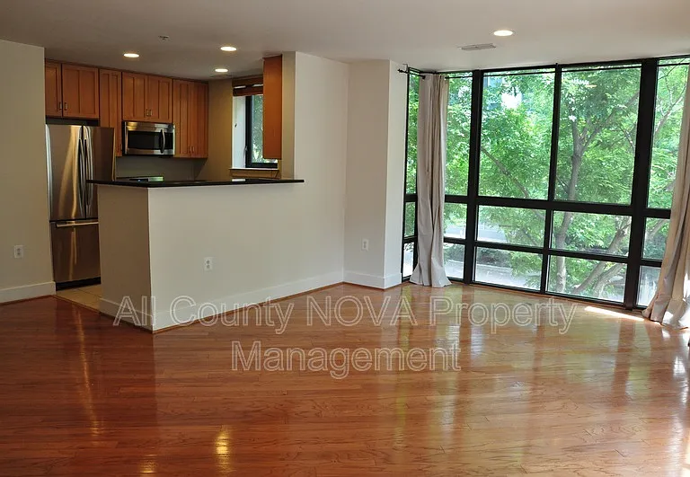 1200 N Hartford St #212 — Photo 3