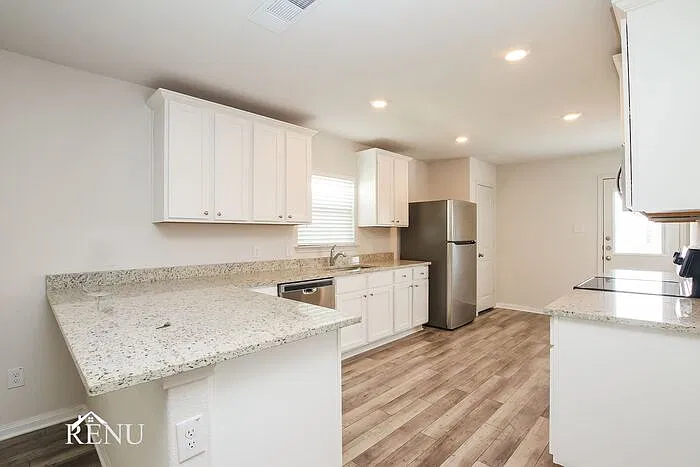 4 bed, 2.0 bath, 1794 sqft, $1,940 — Photo 4