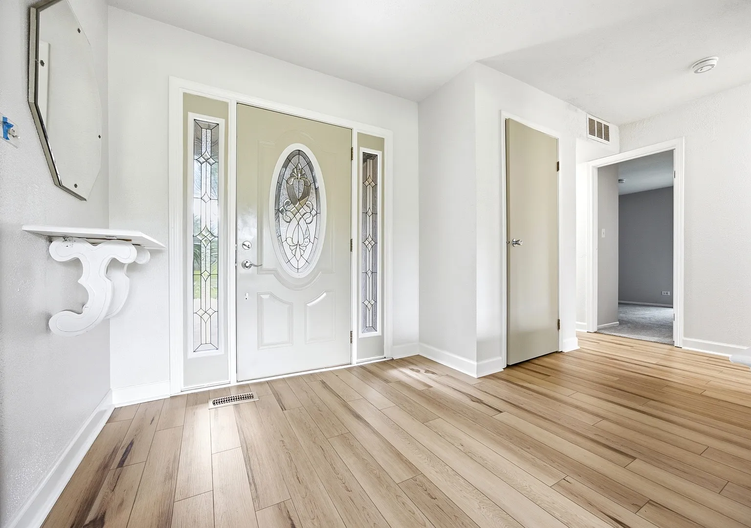 4 bed, 1938 sqft, $3,400 — Photo 3