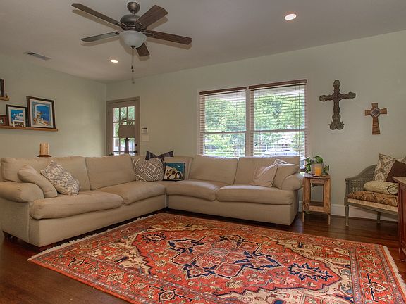 4th image of 6344 Darwood Ave
