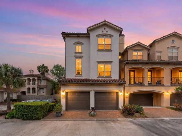 18 Laurelwood Dr, Houston, TX 77058