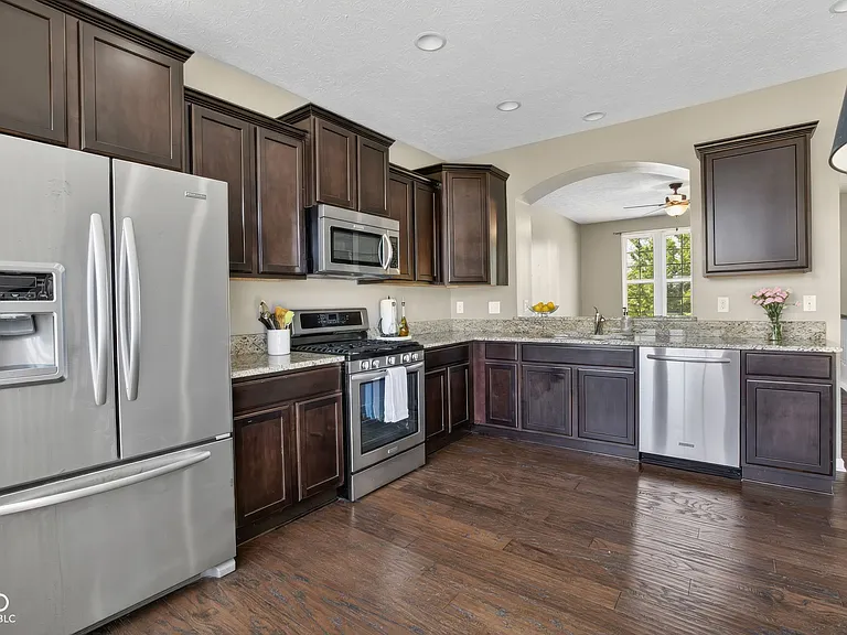 12692 Tamworth Dr — Photo 14