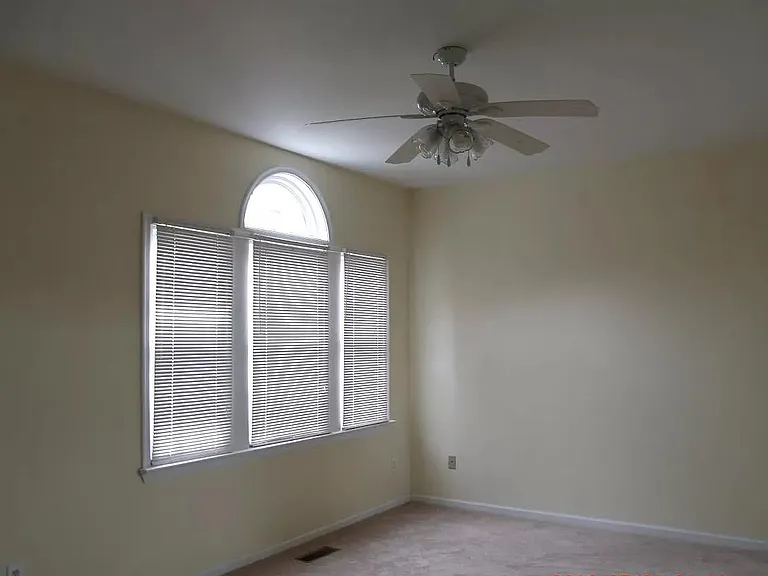 209 Amersham Dr #G — Photo 10