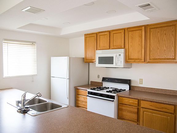 3rd image of 1307 Esther Dr