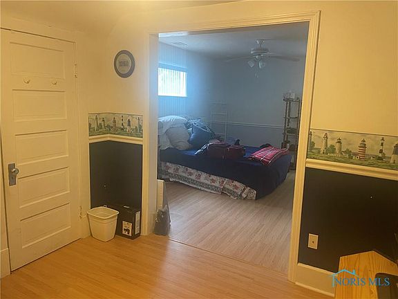 2nd image of 3521 Hazelhurst Ave