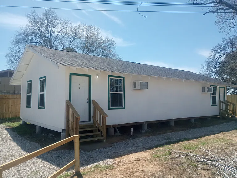 217 Springdale #K — Photo 3