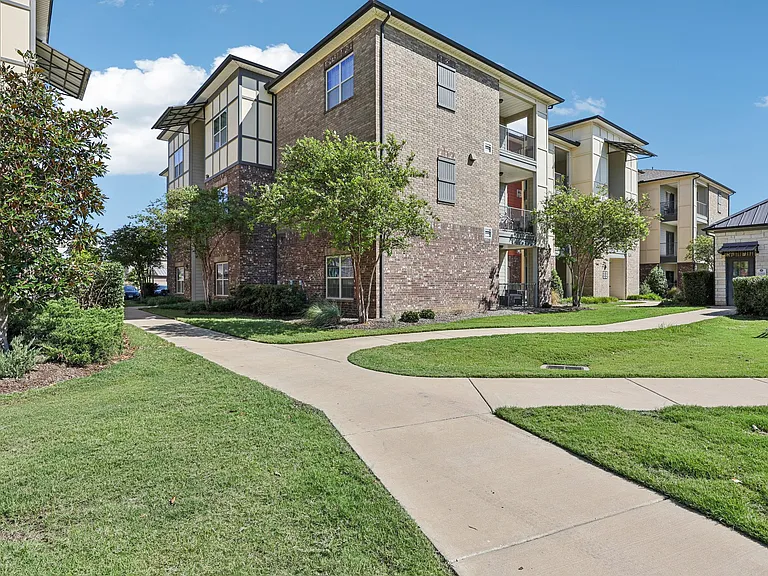 The Landing at Little Elm Apartments — Photo 69