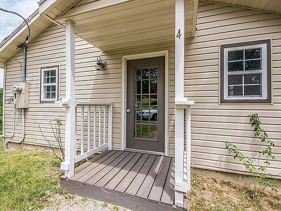 4th image of 4 Hickory Dr