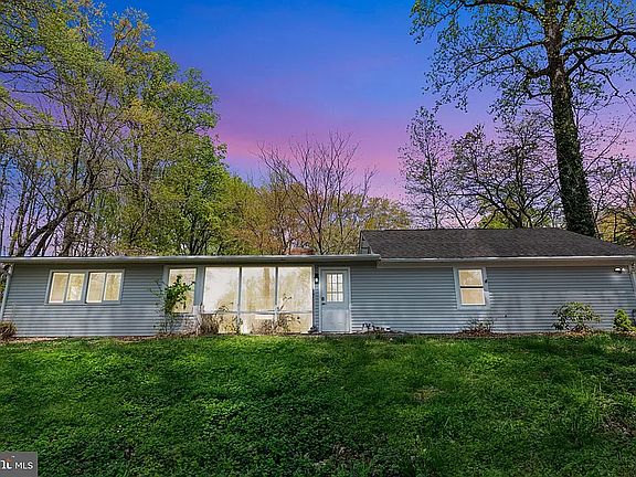 3rd image of 3026 Cedar Hill Rd