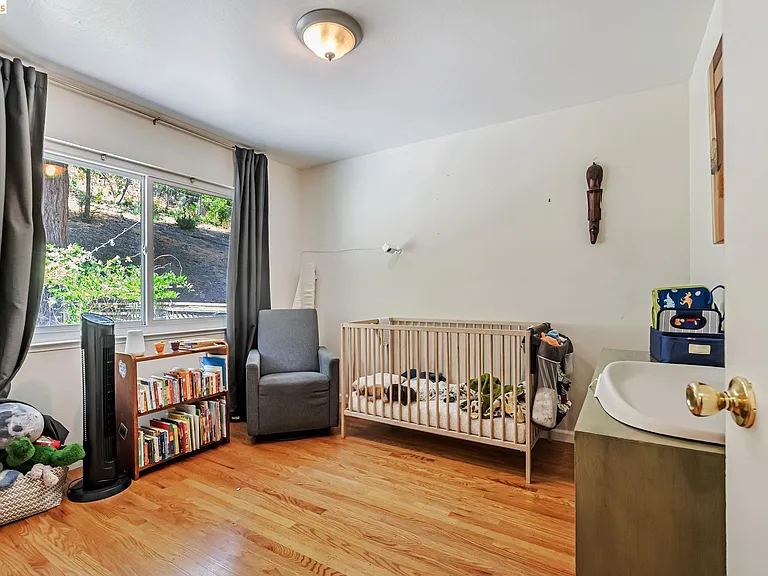 2050 Donald Dr — Photo 12
