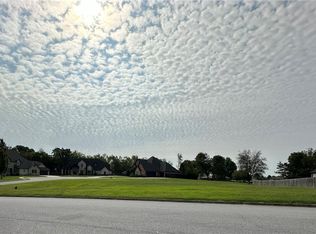 206 S Gleneagle Dr #8, Cave Springs, AR 72718