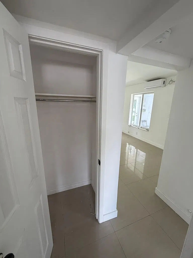 2 bed, 1000 sqft, $2,200 — Photo 4