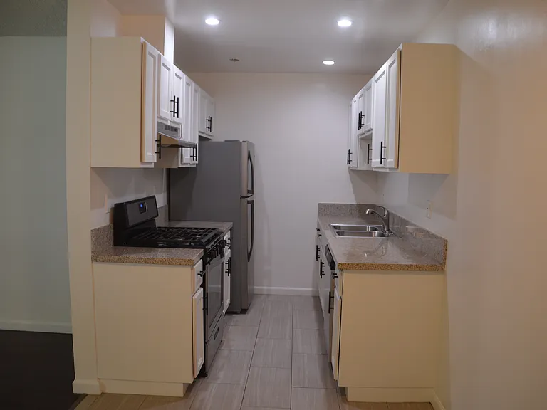 1835 Purdue Ave #2 — Photo 5