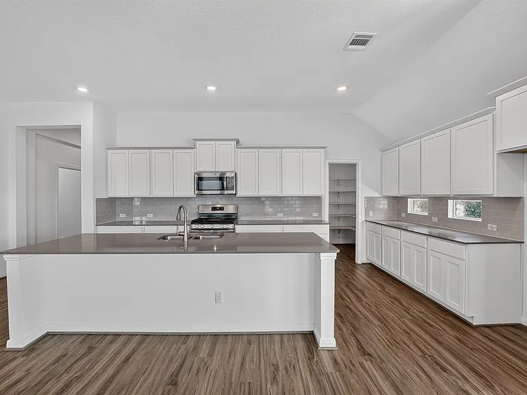 516 Panzano Dr — Photo 8