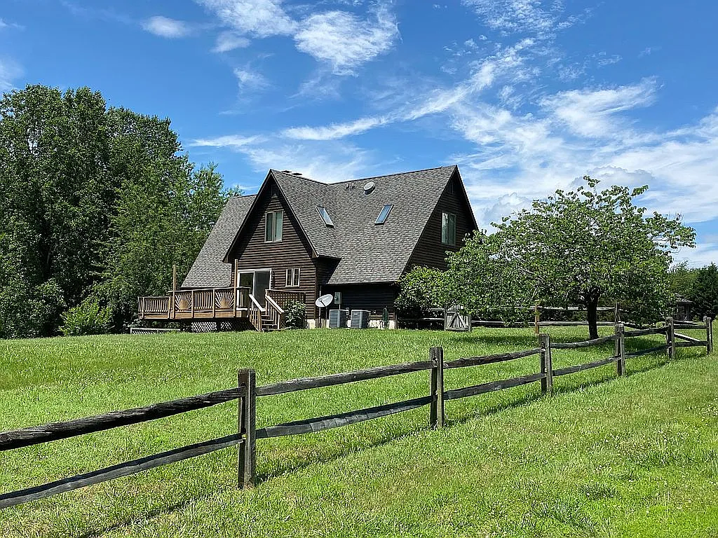 2400 Valentine Dr photo 1
