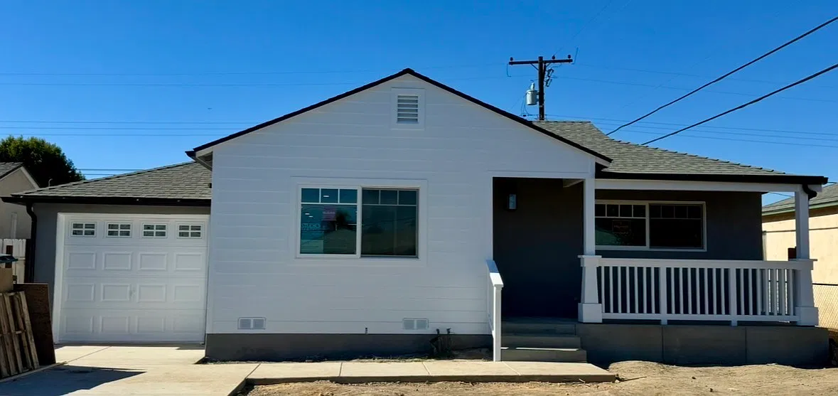 3 bed, 1280 sqft, $3,899 — Photo 1