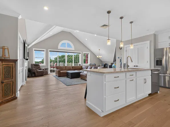 7 Longview Drive #404, Atkinson, NH 03811
