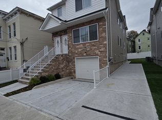 136 Beach St #1, Staten Island, NY 10304