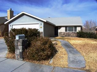 914 W Dolphin Ave, Ridgecrest, CA 93555