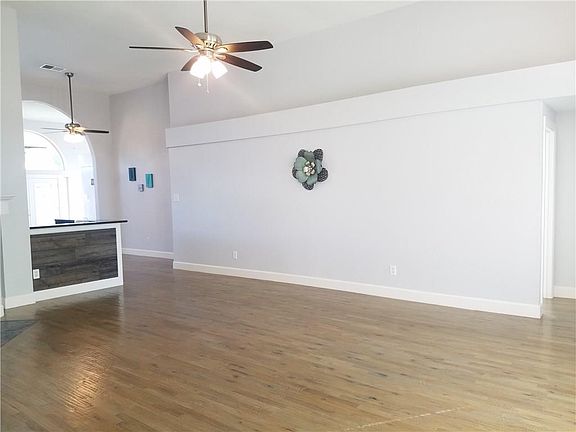 4th image of 8109 Pickard Dr