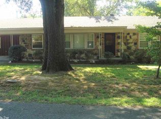 9715 Berry Dr, North Little Rock, AR 72118