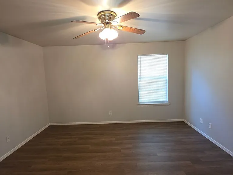 106 Willow Creek Dr — Photo 18