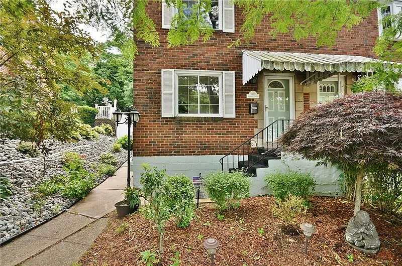 1020 Woodbine St photo 1