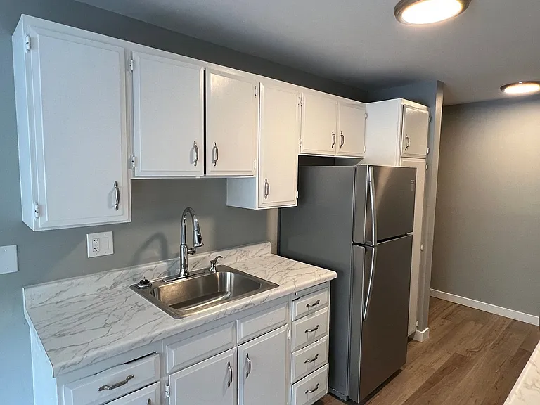 Eagle Court Apartments — Photo 22