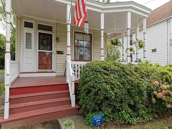 2nd image of 97 N Pine Ave