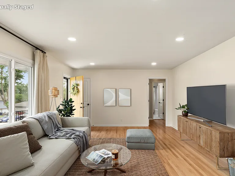 1218 Sunset Dr — Photo 9
