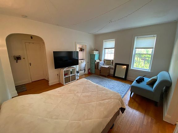 2nd image of 170 Irvington Ave APT 304