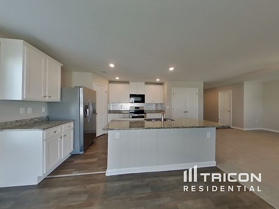 3rd image of 260 Belcaro Dr