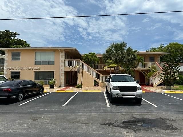 1st image of 324 SE 10th Ave APT 7