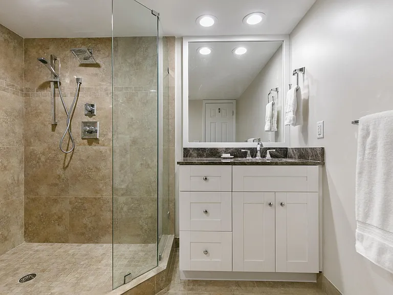 665 SE 21st Ave #104 — Photo 29