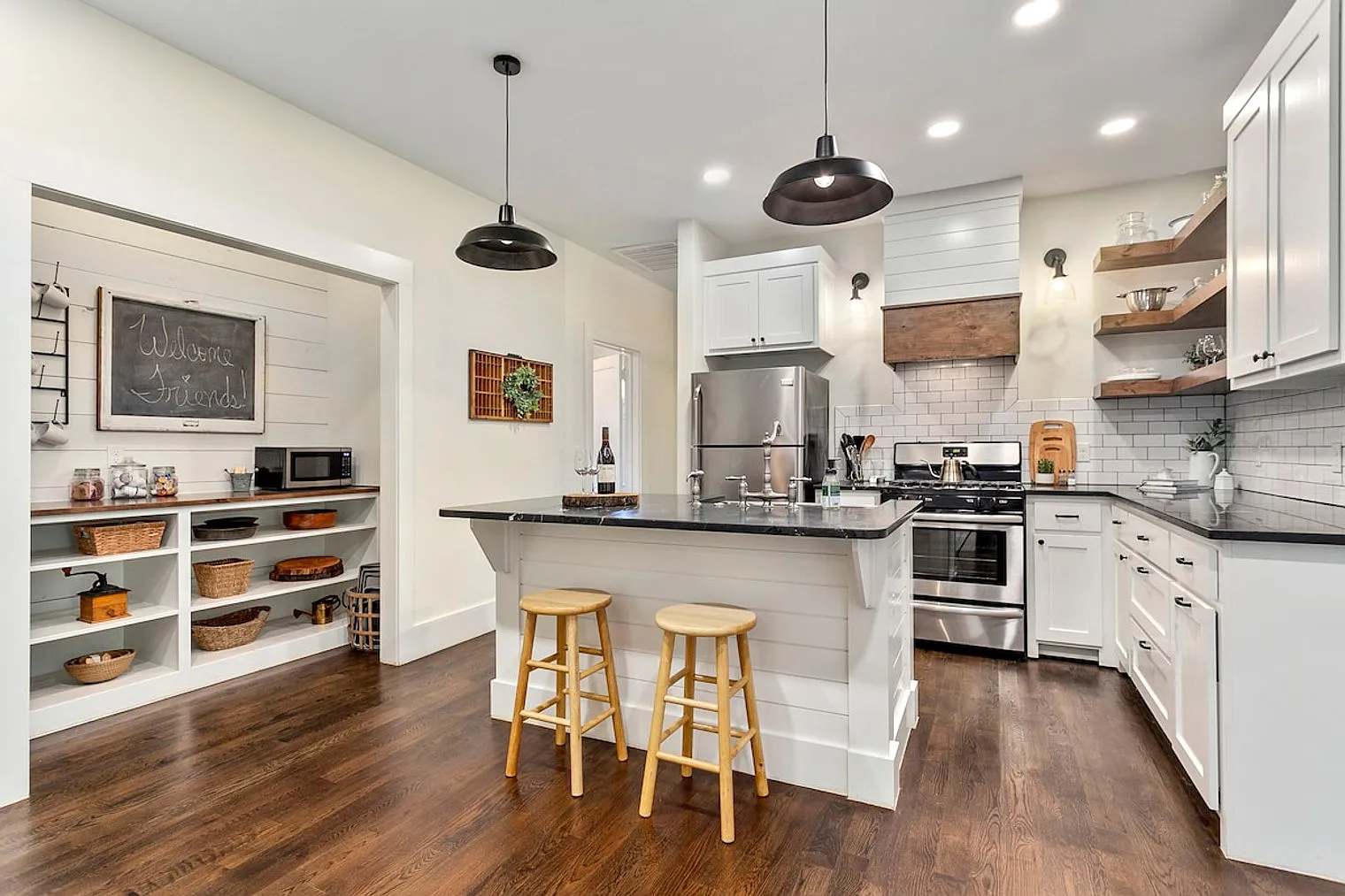 3 bed, 2.0 bath, 1614 sqft, $3,471 — Photo 3