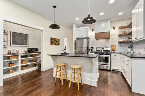 303 W Grove Ave #ID1221802P Photo 1