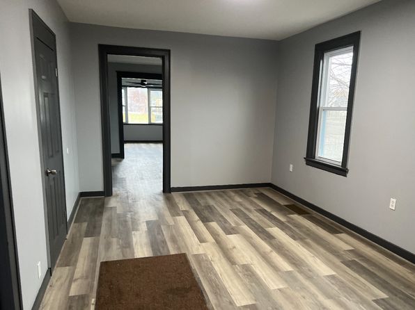 617 Clinton St FLOOR 1