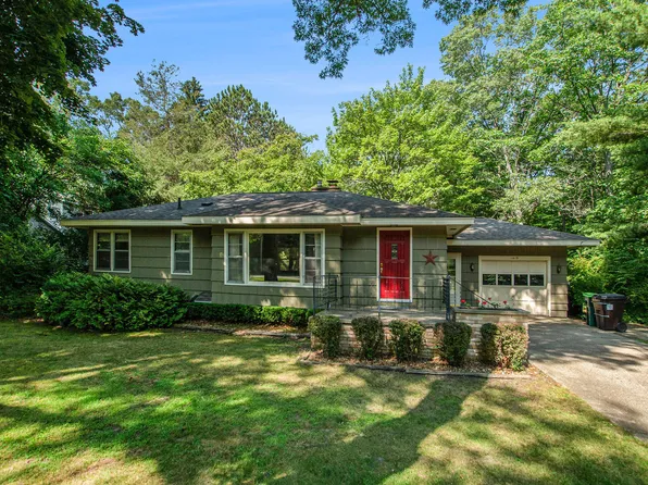 1419 N Scenic Dr, Muskegon, MI 49445