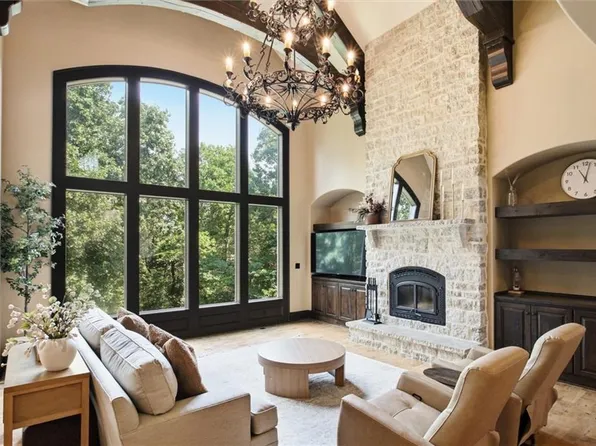 14555 Oak Valley Dr, Gardner, KS 66030