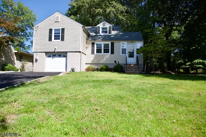 3 bed, 1.0 bath, $3,700 — Photo 1