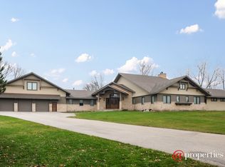 1115 Margate Ln, Libertyville, IL 60048