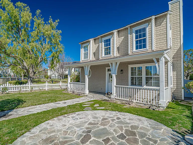 23932 Windward Ln — Photo 2
